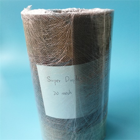 A top view of a roll of super duplex stainless steel wire mesh on the blue ground.